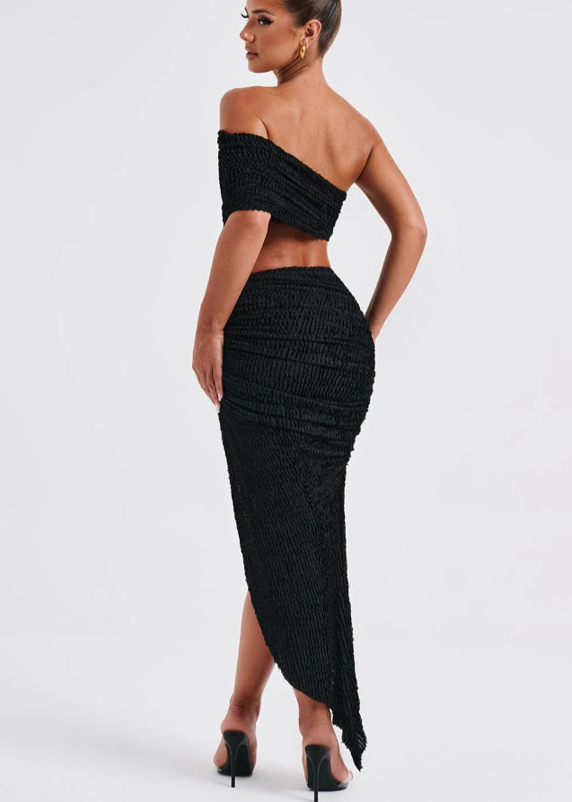 SHERISE · CONJUNTO ASIMÉTRICO FRUNCIDO CON FALDA MIDI AJUSTABLE