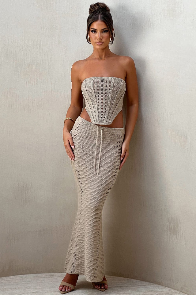 MONIQUE · CONJUNTO DE CROCHÉ CON ESPALDA CRUZADA Y FALDA MAXI