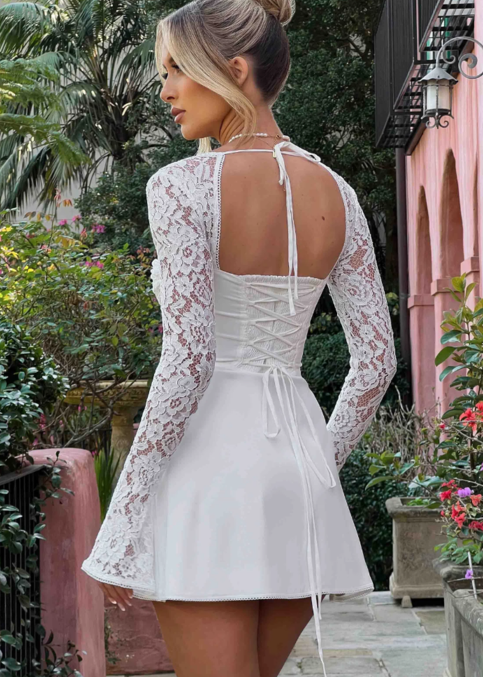 ANABELLE · VESTIDO MINI CON MANGAS DE ENCAJE Y ESPALDA CRUZADA