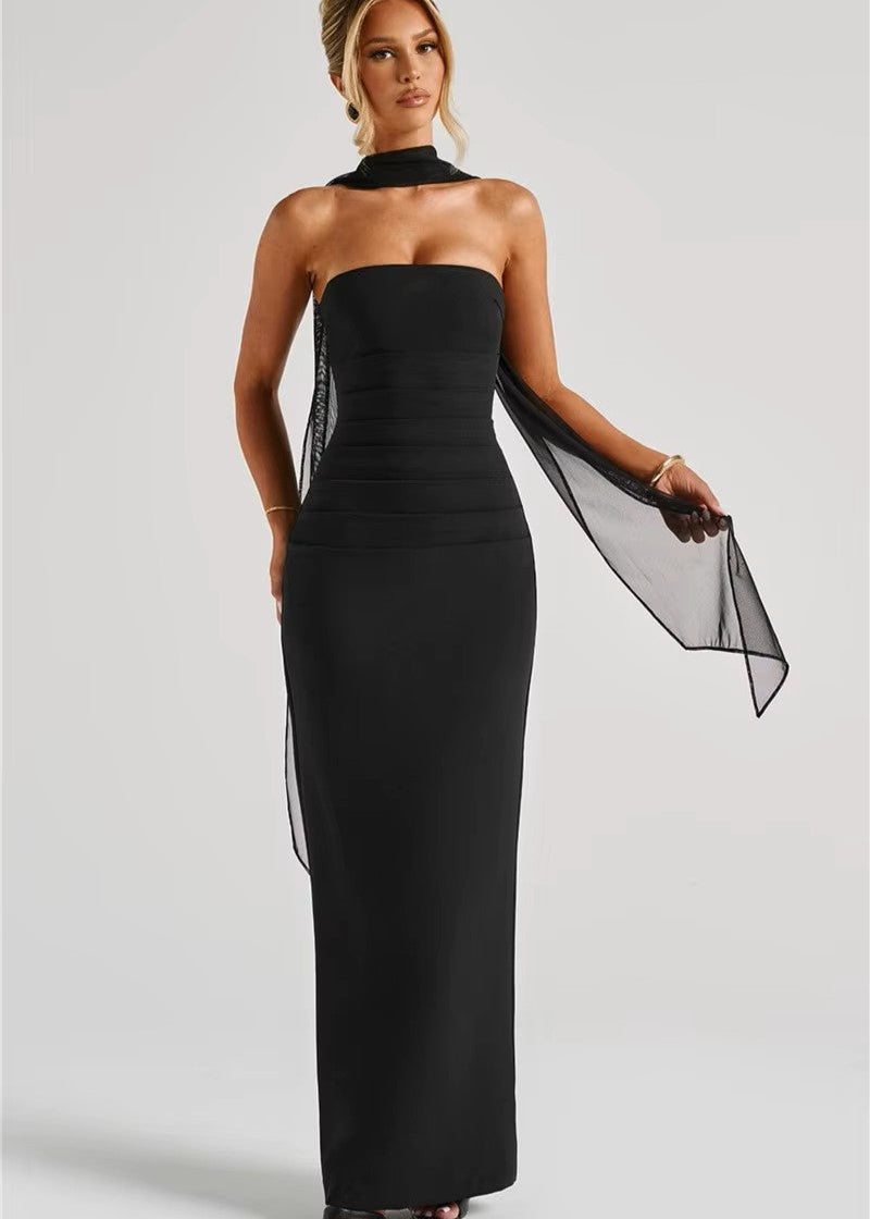 RUBY · VESTIDO LARGO CEÑIDO SIN TIRANTES CON GUANTES Y CHAL LIGERO