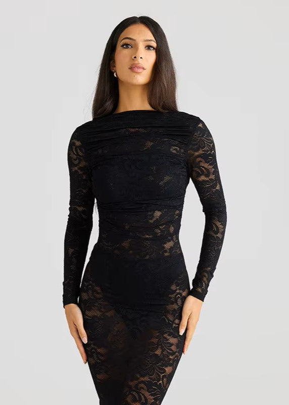 GABRIELLE · VESTIDO LARGO DE ENCAJE CON ESPALDA DESCUBIERTA Y MANGAS LARGAS