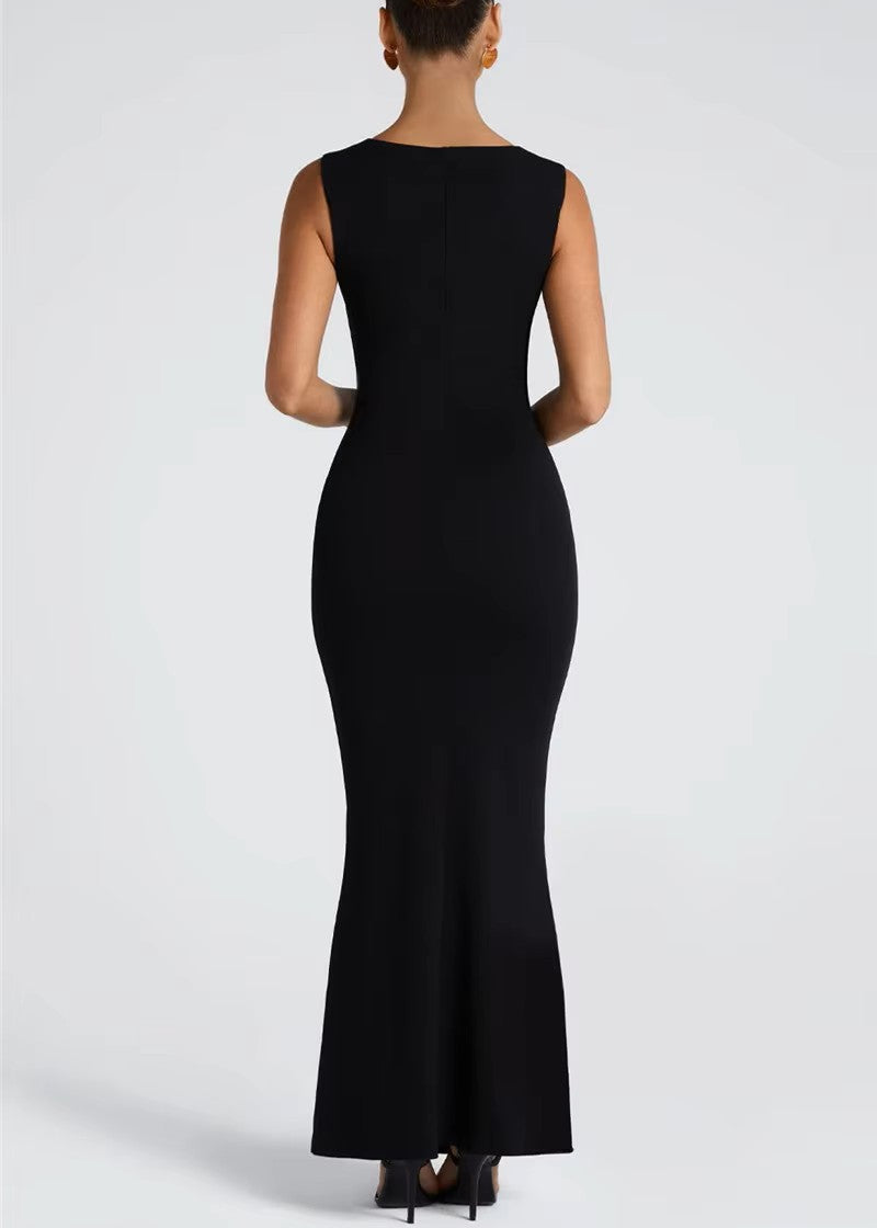 DIVA · VESTIDO LARGO CEÑIDO CON ESCOTE CUADRADO