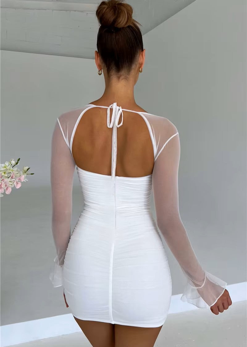 DANIA · VESTIDO MINI FRUNCIDO CON MANGAS TRANSPARENTES Y ESCOTE CON AROS