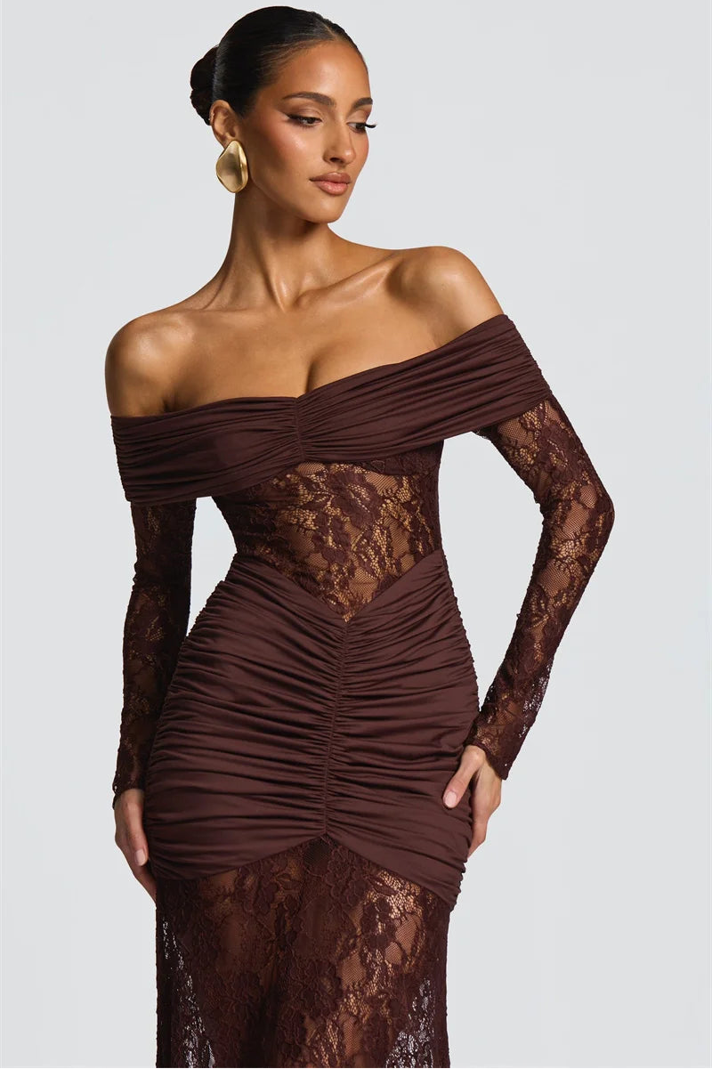 SERAPHINE · VESTIDO LARGO DE ENCAJE CON HOMBROS DESCUBIERTOS Y MANGA LARGA