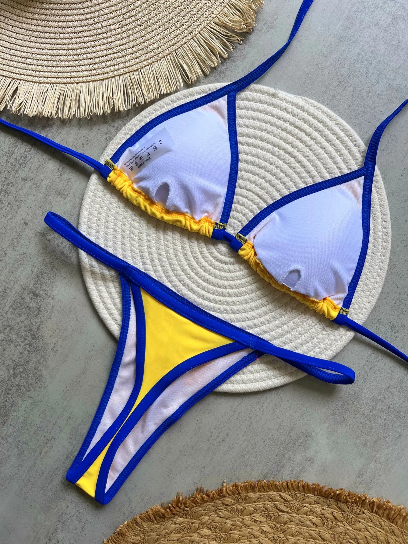 RÍO · BIKINI TRIANGULAR ESTILO BRASILEÑO