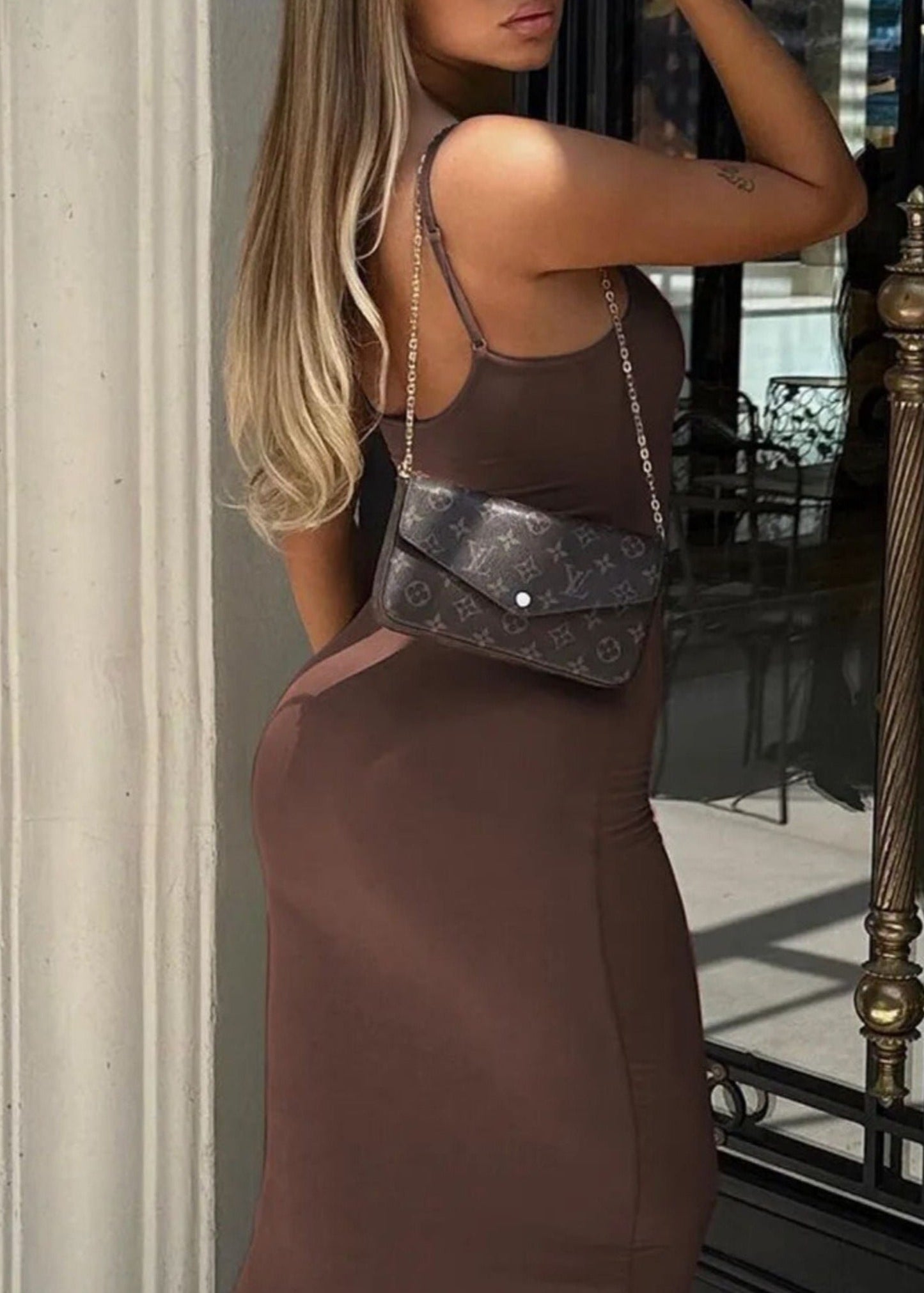 BELLA · VESTIDO MAXI BÁSICO DE TIRANTES CON ESCOTE REDONDO