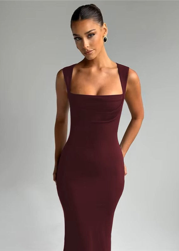 DIVA · VESTIDO LARGO CEÑIDO CON ESCOTE CUADRADO